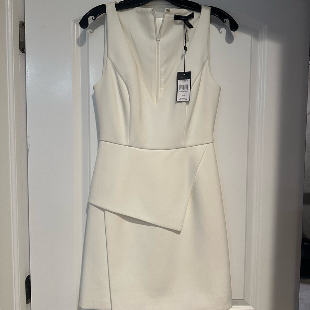 BCBG Elegant Off White Sleeveless Dress